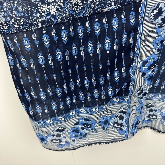 Sadie Robertson Navy Blue Floral Boho Kimono Size Medium - Picture 7 of 13